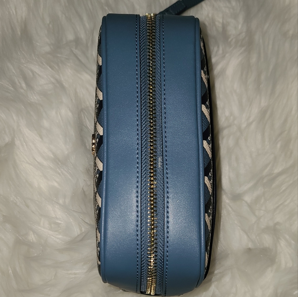 Tory Burch Wristlet - Picture 5 of 16